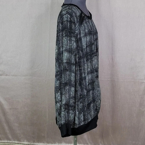 LANE BRYANT Black and‎ White Semi Sheer Blouse - Picture 6 of 9